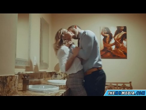 ❤️ Nalika pirang busty seduces anjeun dina restroom umum Poro kualitas dina pornosu.nastypornpics-com.ru ❤